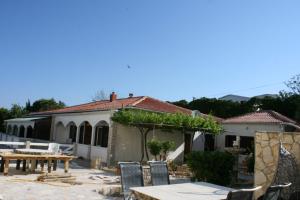 Apartments by the sea Pag - 6381 