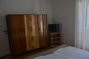 Apartments by the sea Kustici, Pag - 6335