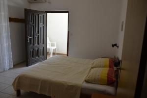 Apartments by the sea Kustici, Pag - 6335