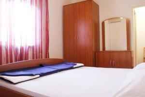 Apartments by the sea Metajna, Pag - 6379