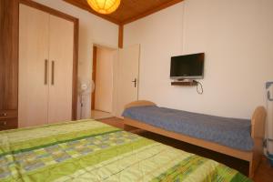 Apartments by the sea Pag - 6381