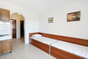 Seaside apartments with a swimming pool Potocnica, Pag - 6407