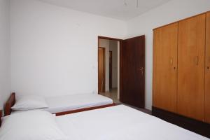 Apartments with a parking space Zubovici, Pag - 6409