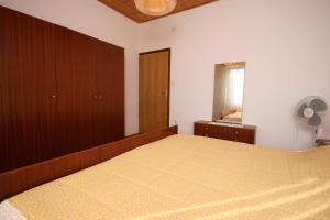 Apartments by the sea Pag - 6411