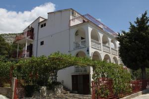 Apartments with a parking space Starigrad, Paklenica - 6431 