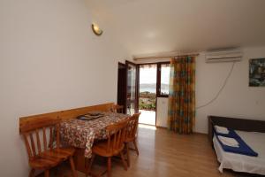 Apartments with parking space Starigrad, Paklenica - 6431