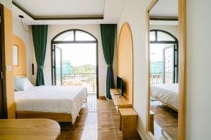 Deluxe có ban công (Deluxe Balcony)