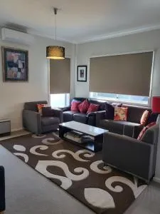 Blue on Cooper - كاتومبا