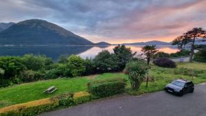 OYO The Lodge On The Loch Onich