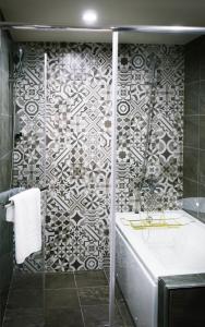 Suite Tiêu Chuẩn Hướng Thành Phố (Standard Suite City View)