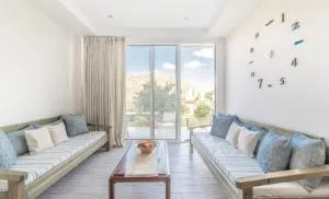 The Holiday House 2 - Káto Kalésia