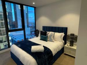 Modern 3 Bedroom Apartment in Southbank