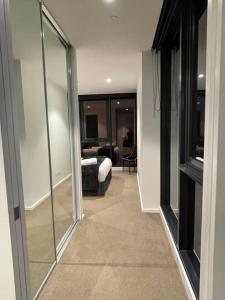 Modern 3 Bedroom Apartment in Southbank