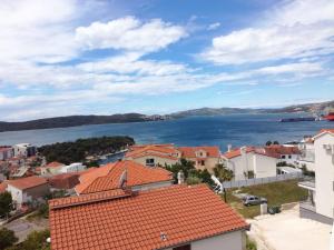 Apartment Mia - Spacious apartment on 85 m2 with beautiful sea view