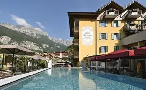 Alexander Hotel Alpine Wellness Dolomites - Molveno