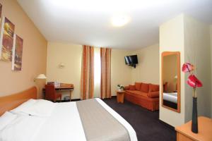 Hotels Aeroport Hotel - Parc Expo : photos des chambres