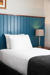 Twin Room room in Longshoot Inn