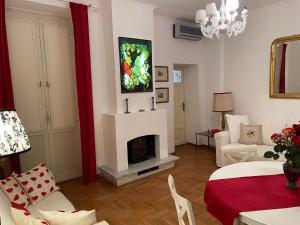 Stylish Studio in Roman Building