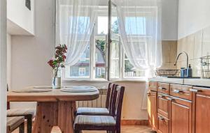 5 Bedroom Nice Home In Darlówko