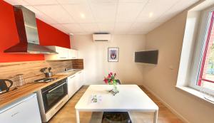 Appartements Villa Sainte Therese - Studio meuble tout equipe : photos des chambres