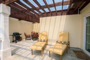 Lawson Rock - Yellowfish 211 condo