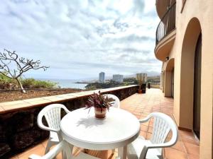 Three Bedroom Suite with Sea Viewnear the beach heated pool y free wifi incommon areas