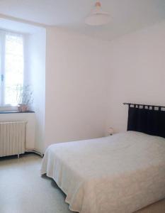 Appartements Gite et jardin en bord de riviere : Appartement 2 Chambres