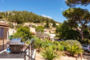 Maisons de vacances Maison de 4 chambres avec vue sur la ville piscine privee et jardin clos a Auriol : photos des chambres