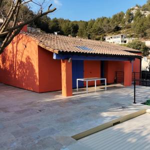 Maisons de vacances Maison de 4 chambres avec vue sur la ville piscine privee et jardin clos a Auriol : photos des chambres