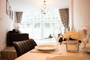 Urban Living's - Windsor Castle Luxury Apartments - Eton