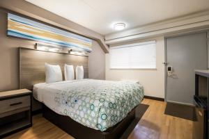 HomeTowne Studios by Red Roof Princeton - Ewing Lawrenceville