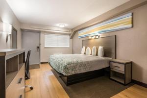 HomeTowne Studios by Red Roof Princeton - Ewing Lawrenceville