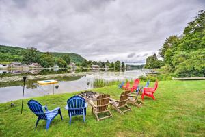 Lakefront Homer Abode with Patio and Backyard!