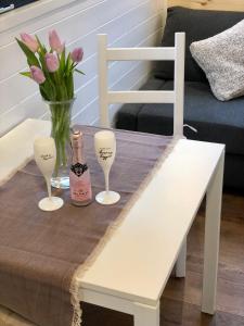 Tiny House mit Saunafass und Garten