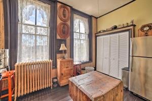 Vintage Apartment in Historic Downtown La Porte!