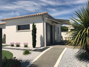 Logement neuf climatisé avec parking