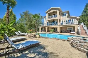 Luxe Getaway with Riverfront Views in Grants Pass! - Rogue River