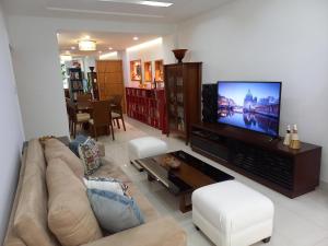 EXCLUSIVO 100m Praia Copacabana - 2qts - Varanda - Hidro - Maison Copa Prime