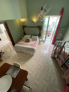 Casa Gioia, tra Palazzo Reale,Lungomare e Monte Echia