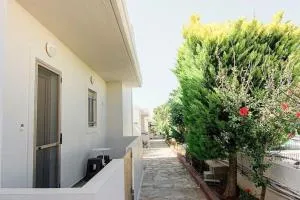 Hersonissos Modern One Bedroom Apartment Beachside - 阿纳利普西