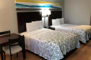 HomeTowne Studios by Red Roof Augusta