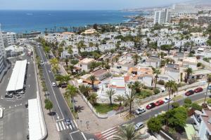 VILLA URBANIA Atico Deluxe By Sunkeyrents