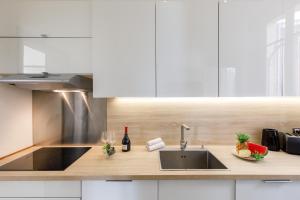 Stylish Town House with 3 bedrooms and private parking