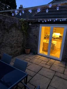 Pretty Ground Cottage in Comrie