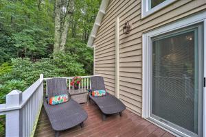 Quiet Studio Escape about 2 Mi to Blue Ridge Parkway!