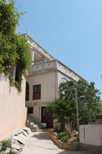 Apartment Metajna 6351a