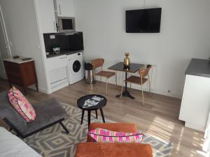 Le grand large "Superbe studio piscine chauffée du 1 juin au 15 septembre"