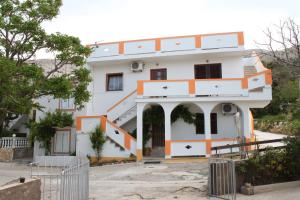 Apartment Metajna 6421c 