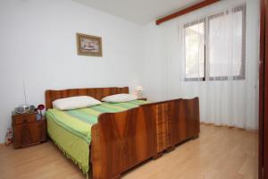 Apartment Metajna 6423a