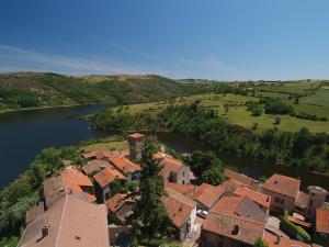 Maisons de vacances Gite Cremeaux, 4 pieces, 6 personnes - FR-1-496-220 : photos des chambres